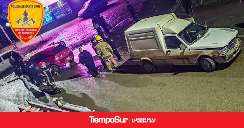 Bomberos intervinieron de manera preventiva tras una colisión vehicular