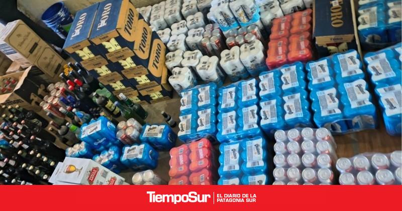 Se clausuró un punto de venta ilegal de alcohol y se secuestró medicamentos irregulares