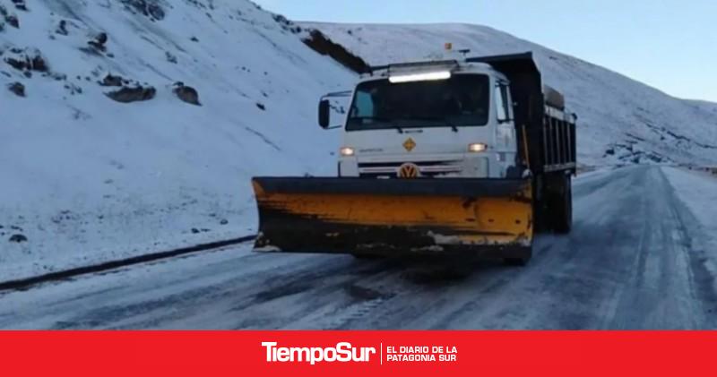 Vialidad Provincial intensificó los trabajos sobre las rutas santacruceñas tras las nevadas