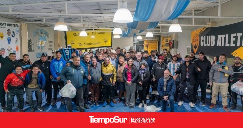 El Municipio entregó equipamiento deportivo y becas