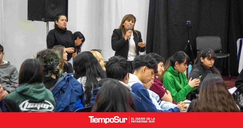 Rasgido: La convivencia democrática significa dialogar y llegar a acuerdos