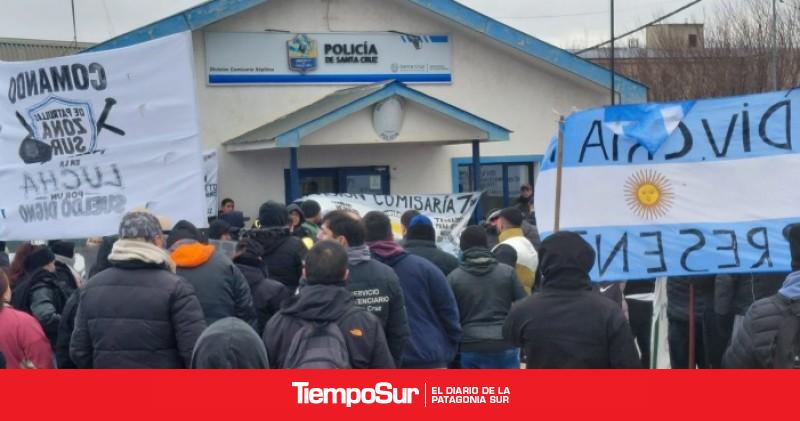 Policías con medida de fuerza denunciaron aprietes a oficiales
