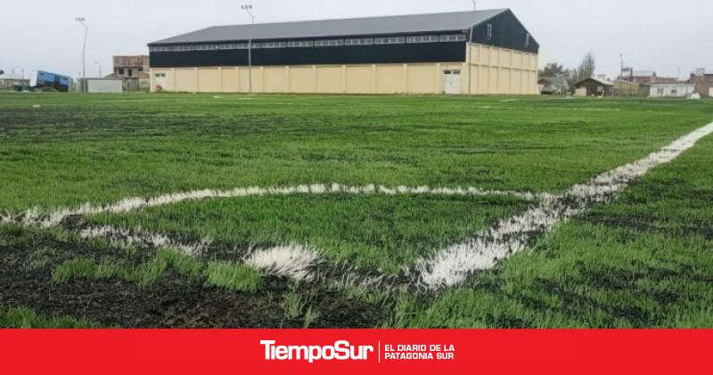 El Gimnasio Nicolai y el Estadio Ferro ya tienen su césped sintético
