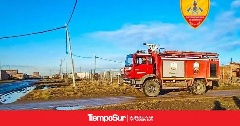 Río Gallegos: Bomberos intervinieron por cables con tensión