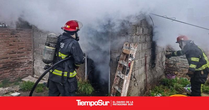 Sofocan el incendio en una casa