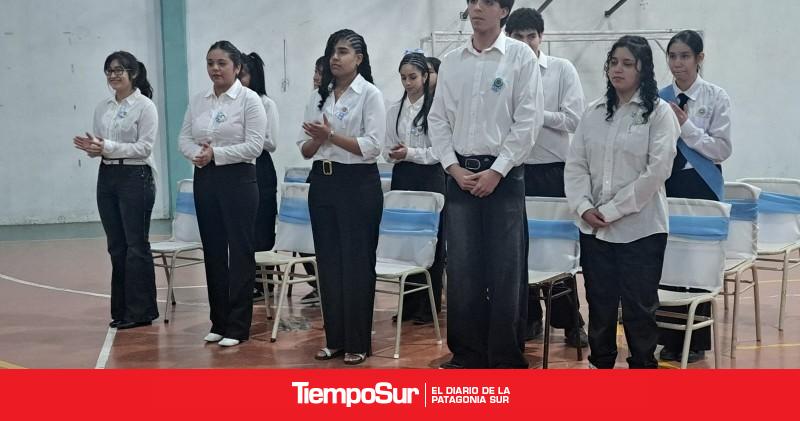Estudiantes de 4°año del CPES N°38 reafirmaron la promesa a la Bandera