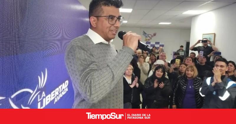 Guzmán destacó como histórico el foro libertario en Santa Cruz