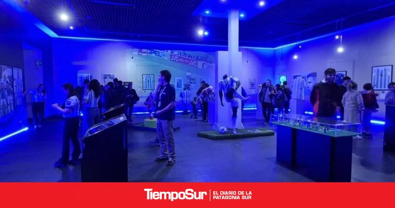 Se inauguró Pasión y Gloria, la muestra que celebra el fútbol en Santa Cruz