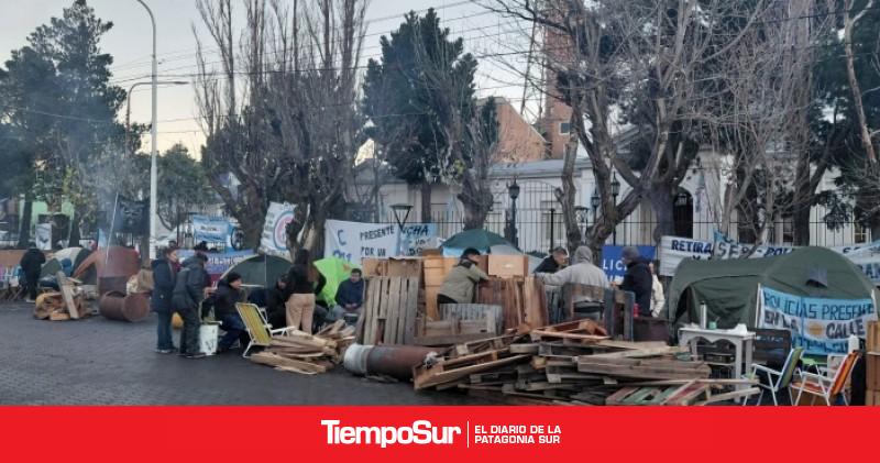 Policías autoconvocados ratificaron el acampe frente a Casa de Gobierno