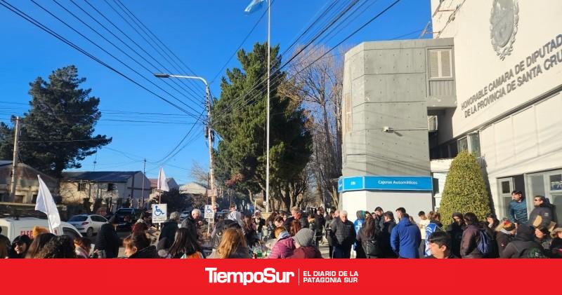 APEL reclama paritarias, recategorizaciones y denuncia persecución laboral