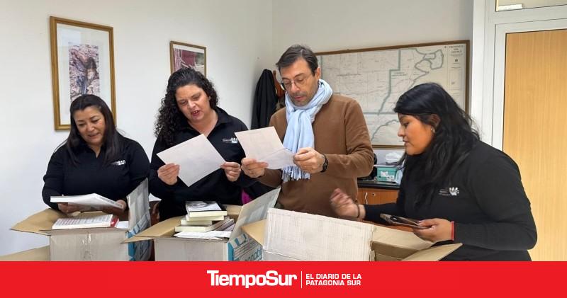 Provincia continúa con la distribución de libros en bibliotecas populares