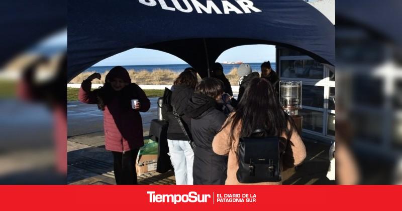 Blumar acompaña el Chapuzón del Estrecho con degustaciones y actividades