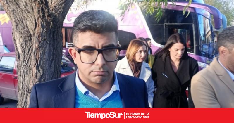 Jairo Guzmán repudió los incidentes en el Foro Austral y pidió "construir con democracia y diálogo"
