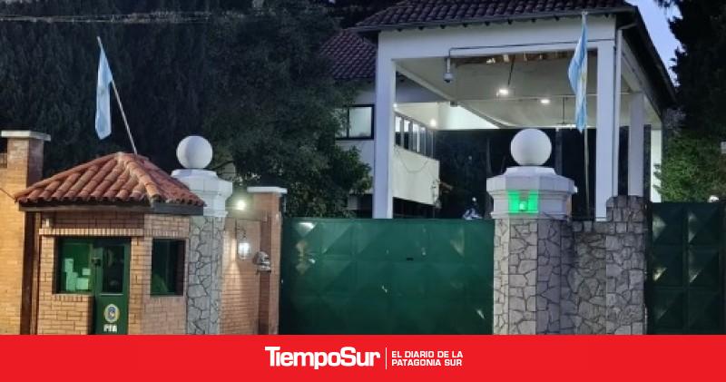 Milei y Adorni definen la salida de la Jefatura de Gabinete