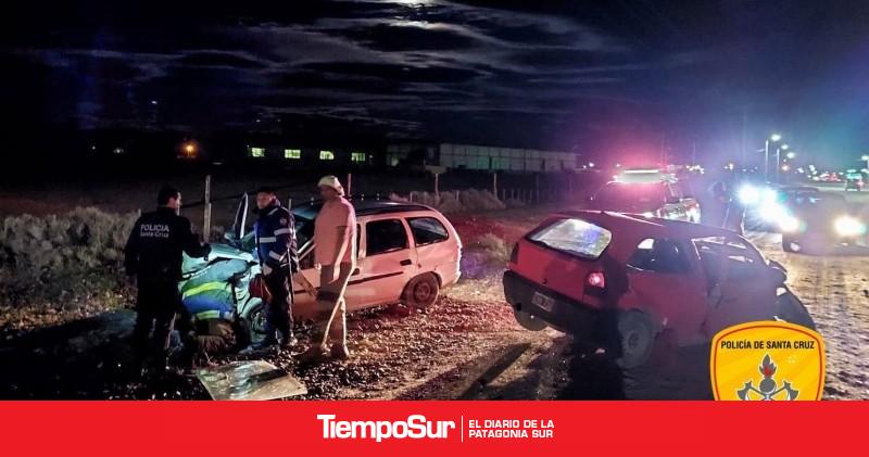 Ruta 25: Bomberos rescataron a tres jóvenes tras un fuerte choque