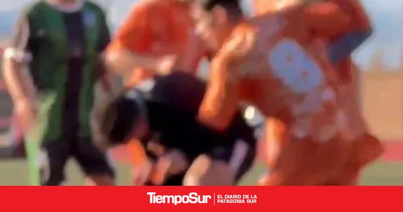 10 años de suspensión para un jugador por agredir a un árbitro