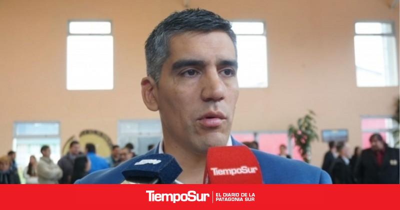 Aravena: "Yo no sé qué está esperando el gobernador para hacer la denuncia"