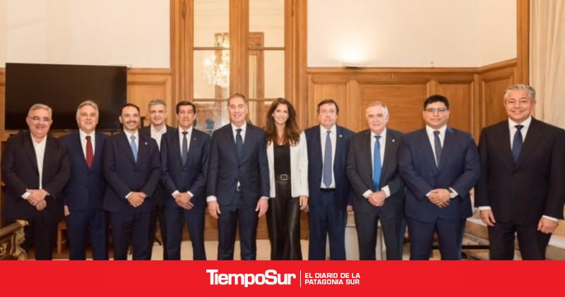 Santilli reunió a 13 gobernadores en la previa de su jura como jefe de Gabinete