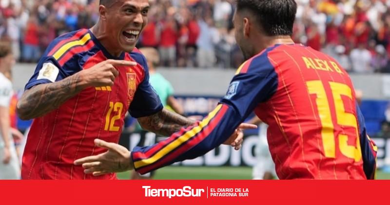 España goleó a Austria y se metió en octavos de final