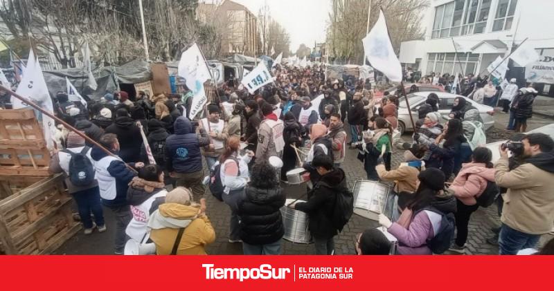 ADOSAC convocó a la unidad interna por la lucha salarial