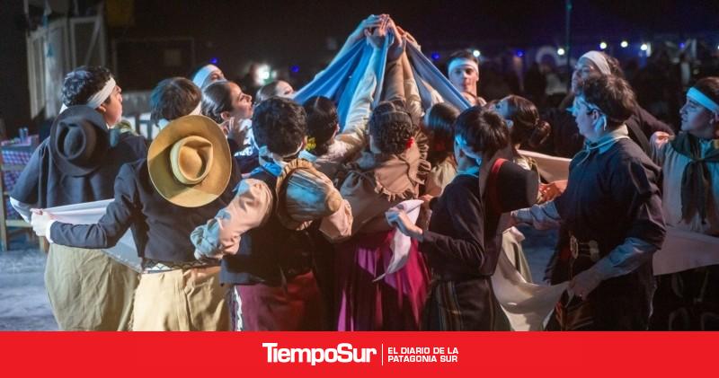 Santa Cruz celebra la Independencia con música, danza y tradición