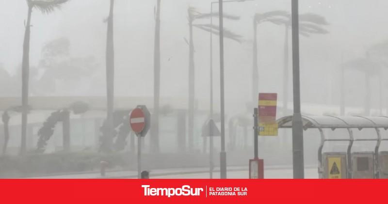 Tifón Bavi azota Taiwán, dejando decenas de heridos