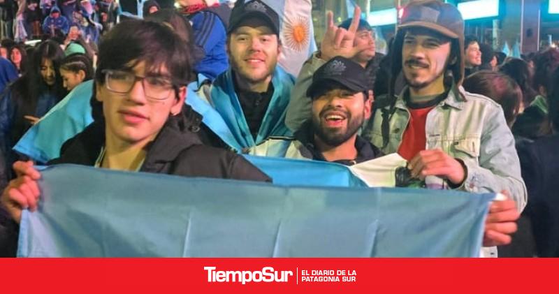 Río Gallegos salió a festejar la clasificación de Argentina
