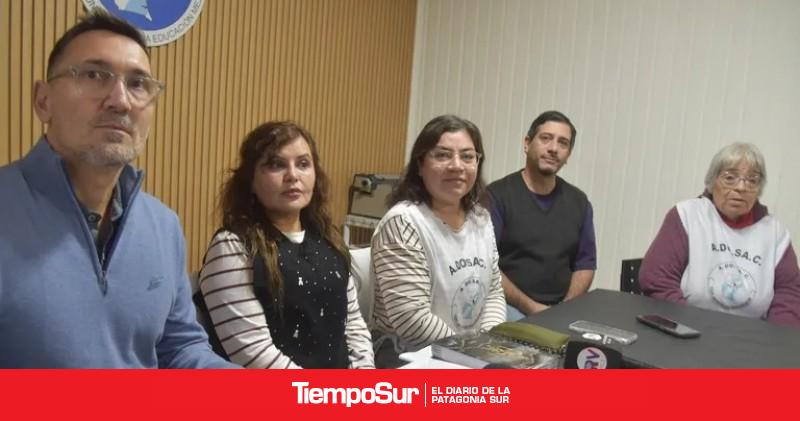 Supervisores escolares denuncian retención de haberes