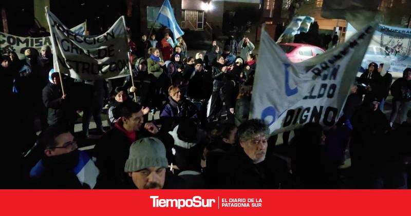 Policías autoconvocados: denuncian que el aumento "no está dado" por falta de decreto