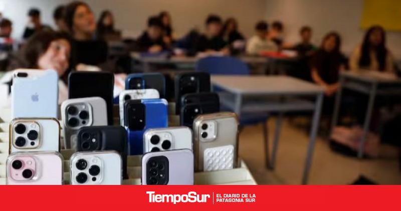 Celulares en las escuelas: 11 jurisdicciones argentinas avanzan con regulaciones