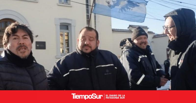 Emoción y memoria soberana en el izamiento dominical previo a la gran final mundialista