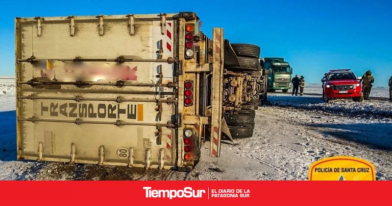 Un camionero resultó herido tras volcar cerca del cruce de las rutas 288 y 3