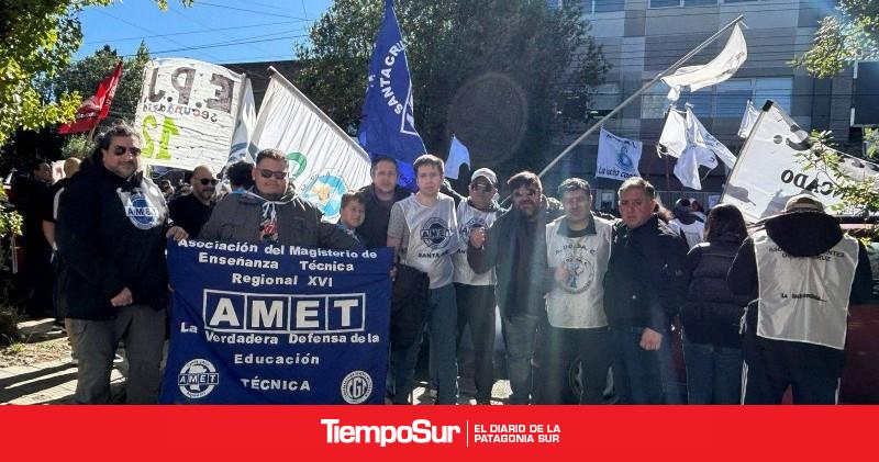AMET y ADOSAC denuncian incumplimiento paritario y descuento salarial