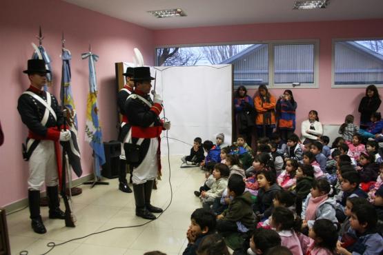 Varios jardines de la ciudad participaron en la charla que se realizó en la biblioteca. (G. C)