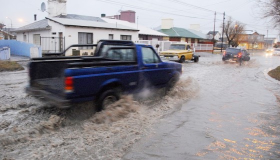 Las calles inundadas es una postal repetida en días de precipitaciones.