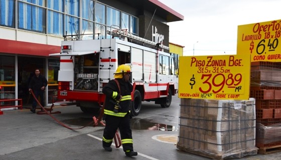 Incendio en el Hipertehuelche.