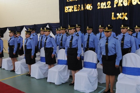 24 Oficiales se sumarán a las filas policiales. (Foto: L. F)