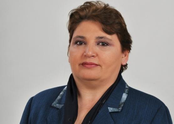 María Ester Labado, senadora.