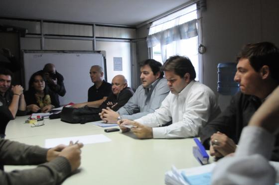 Reunión paritaria del viernes pasado cuando gremios aceptaron oferta del Gobierno. (Foto L.F).