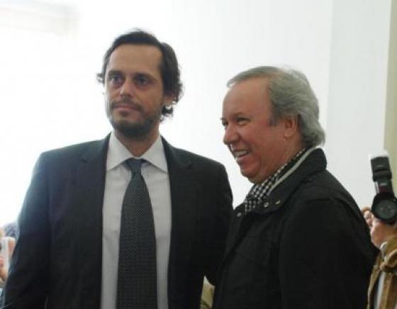  El subsecretario de Salud Colectiva, Darío Galindo junto al gobernador Daniel Peralta. (Foto archivo)