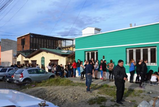 Al menos 150 personas trasladadas a comisaría (Foto: C. Robledo)