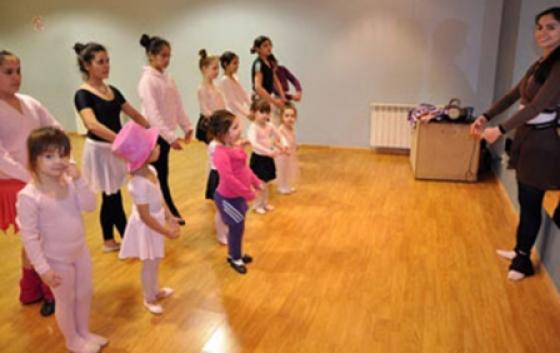 Inscripciones para las clases del taller de danzas.