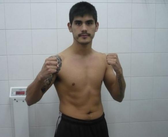 Adrián Verón ganó su décima pelea como profesional.