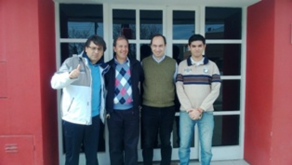 El equipo de la ADAR posó en la puerta de TiempoSur.