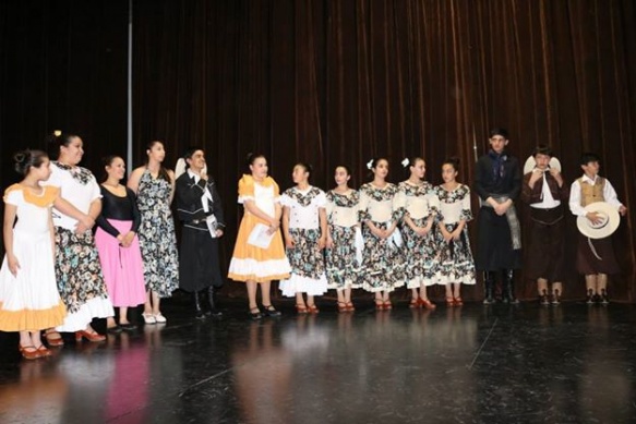 Nuevos profesionales de Danzas Folklóricas en El Calafate