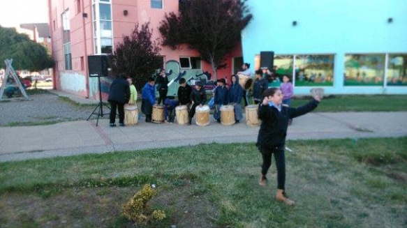 La Escuela Provincial de Danzas festejó el Día de la Tradición con danza y música.