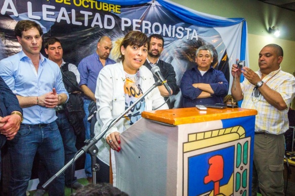 Gabriela Peralta encabezó el acto del Día del Militante. (A. B.). 
