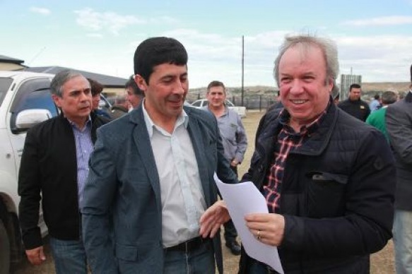 Peralta junto al concejal Aybar (Foto: DPP)