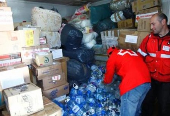 3.887 kilos juntados por la Cruz Roja para los damnificados de La Plata.