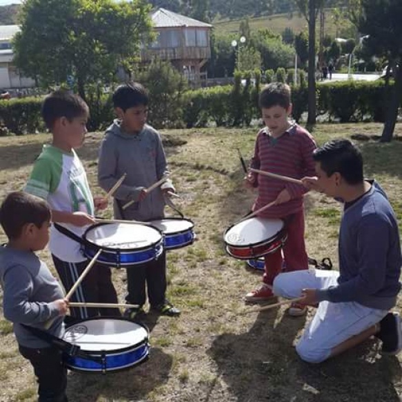 Grupo de alumnos que integran la murga. (Patagonia Nexo)